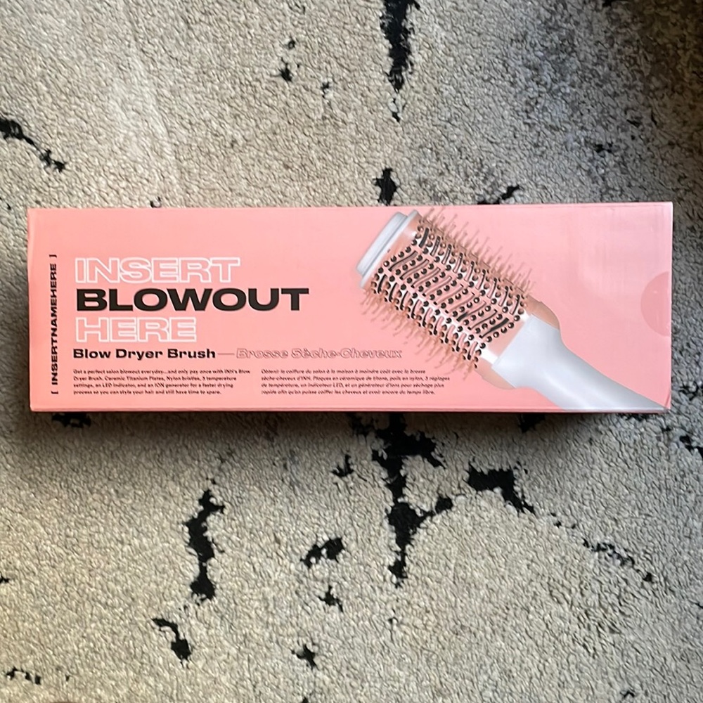 (SOLD) BNIB Blowout Hair Dryer Brush by Insert Name Here